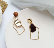 Load image into Gallery viewer, Amber_BomBon Collections_Gold_Collections_Earrings_Fashion
