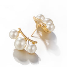 Load image into Gallery viewer, Cassy_BomBon Collections_Pearl Collection_Earrings
