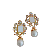 Load image into Gallery viewer, Julia_BomBon_Collections_Pearl_Collection_Earrings
