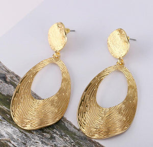 Zara - Vintage Oval Gold Drop Earring