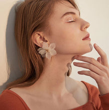 Load image into Gallery viewer, Sophia* - Statement Acrylic Floral Earring
