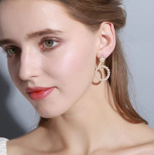 Load image into Gallery viewer, Pearla_BomBon Collections_Pearl_Collections_Earrings_Fashion
