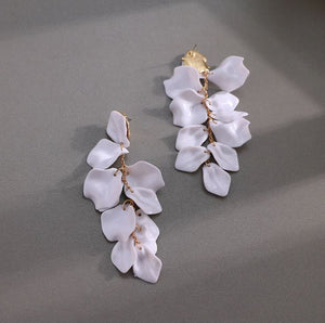 Valentia_BomBon Collections_Floral Collection_Drop Earrings_Fashion_White